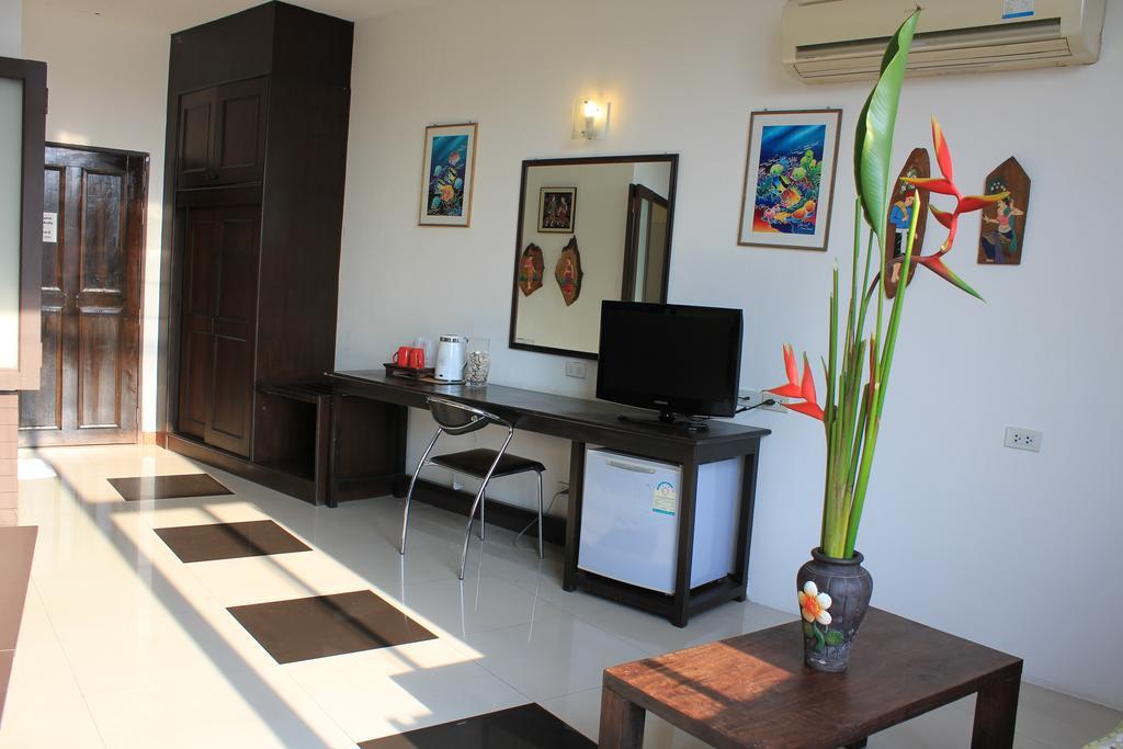Mook Anda Hotel Phuket Exterior photo