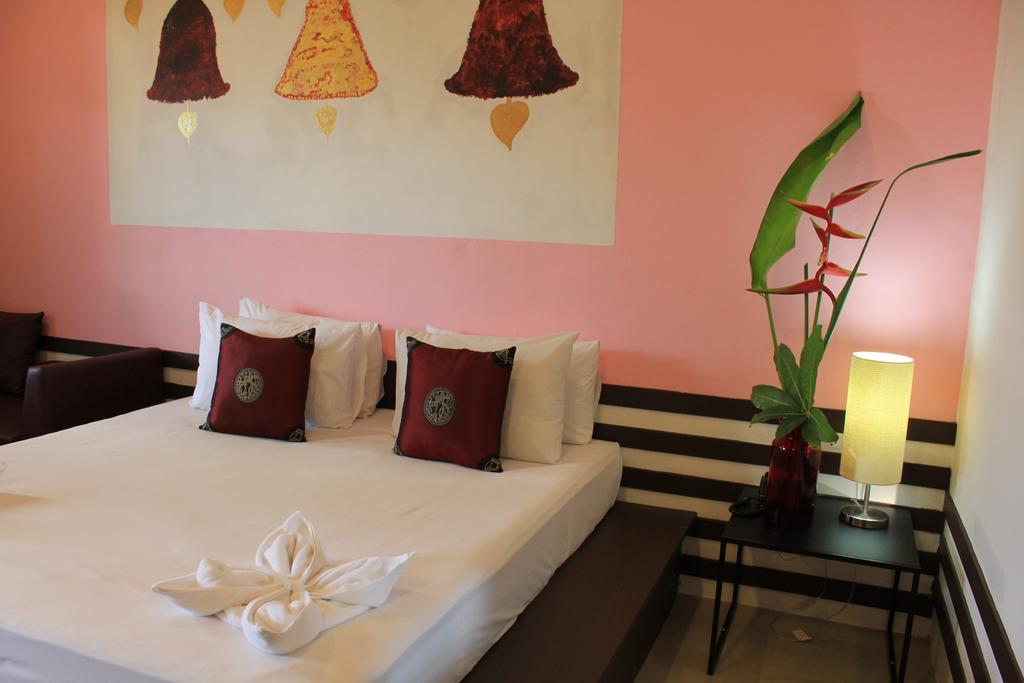 Mook Anda Hotel Phuket Exterior photo