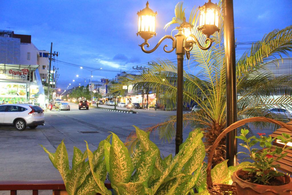 Mook Anda Hotel Phuket Exterior photo
