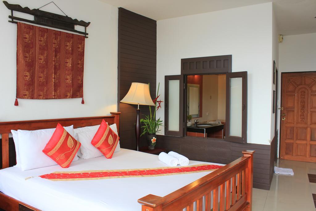 Mook Anda Hotel Phuket Exterior photo