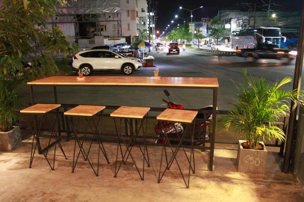 Mook Anda Hotel Phuket Exterior photo