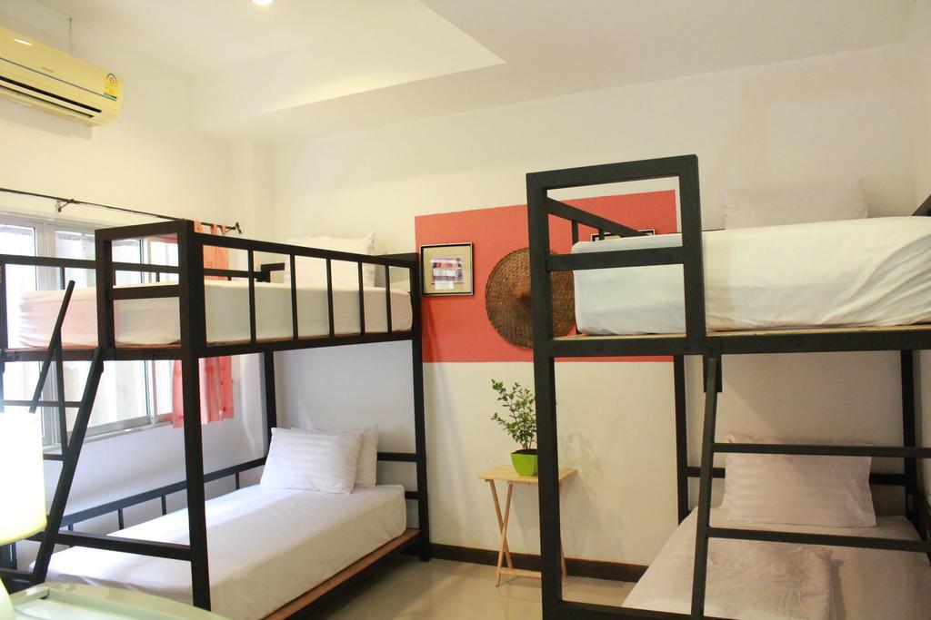 Mook Anda Hotel Phuket Exterior photo
