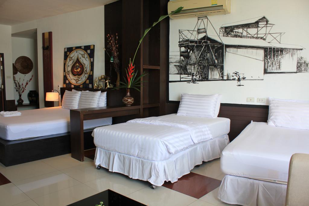 Mook Anda Hotel Phuket Exterior photo